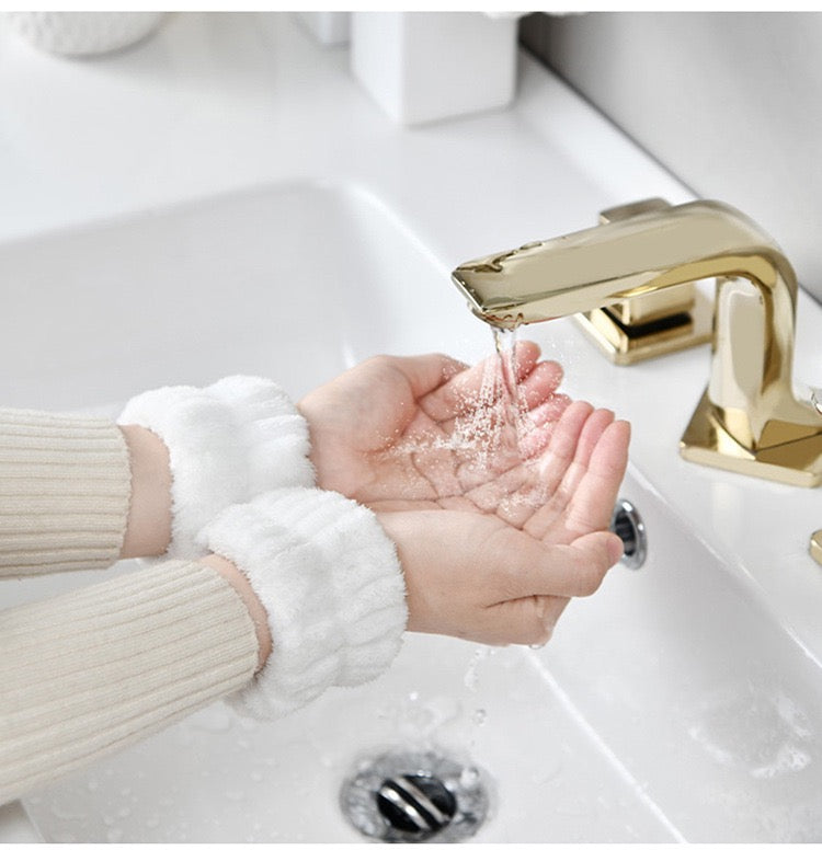Anti-Dryp Vaskearmbånd – Undgå Våde Ærmer under Ansigtsvask (2 Stk.)