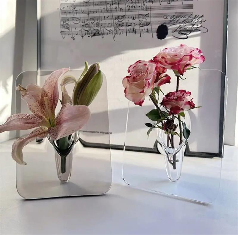 Pladsbesparende og gennemsigtig billedramme-vase med unikt design