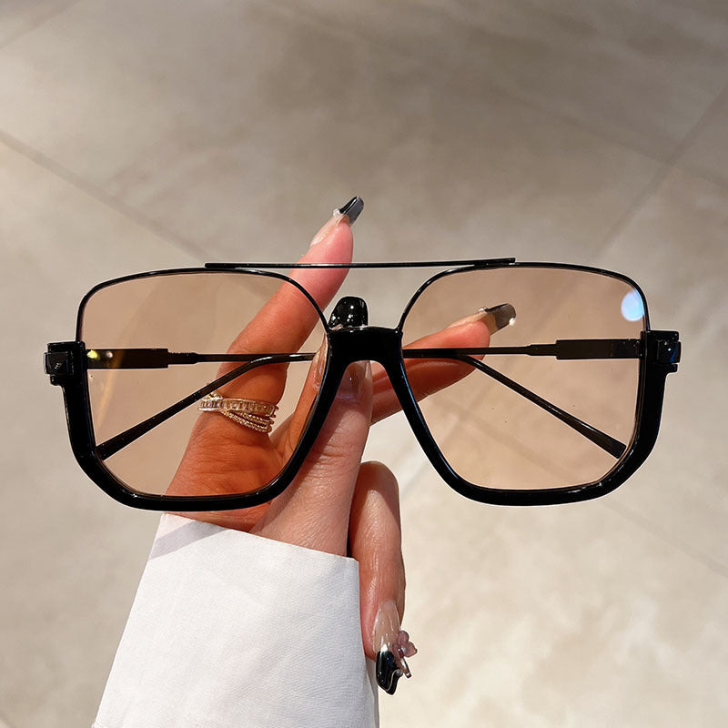 Minimalistiske Letvægts-solbriller – Retro-look med Tonede Glas