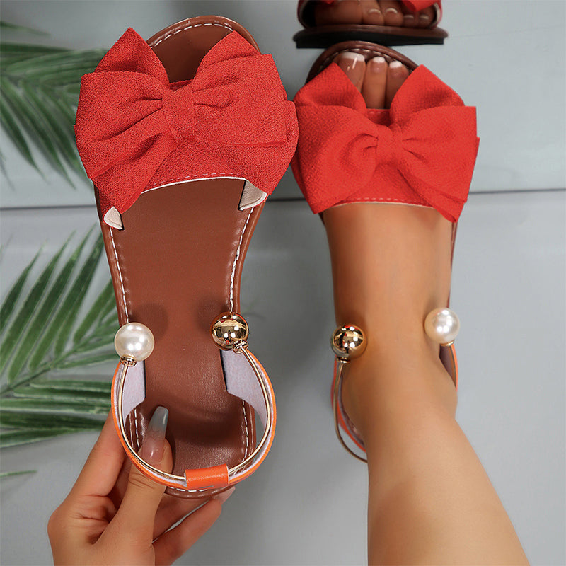 Elegante Roset-Sommersandaler: Flad Slip-On med Perledetalje