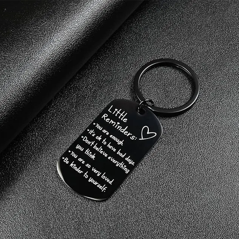 Personlig Nøglering Med Motiverende Citater Kraftfuldt Design